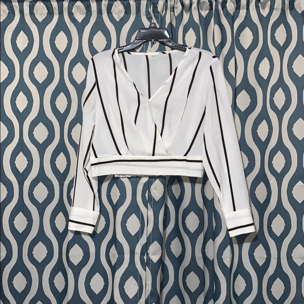 SHEIN Long Sleeve Crop Top